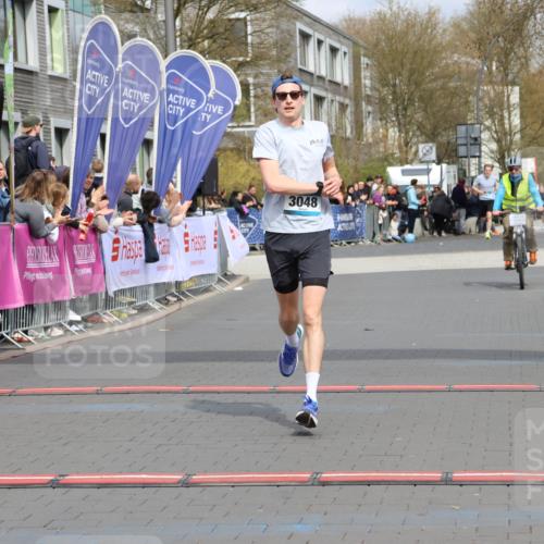 12.04.2026 - 45. Internationalen Wilhelmsburger Insellauf Strokosch-Dieckow http://msf.ph/oto/9481193 12.04.2026 12:47:23 Ziel 3048 meine-sportfotos.de