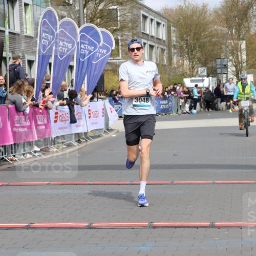 12.04.2026 - 45. Internationalen Wilhelmsburger Insellauf Strokosch-Dieckow http://msf.ph/oto/9481200 12.04.2026 12:47:23 Ziel 3048 meine-sportfotos.de