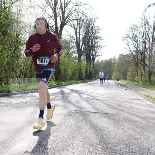 12.04.2026 - 45. Internationalen Wilhelmsburger Insellauf Yannick Fuchs http://msf.ph/oto/9481203 12.04.2026 10:21:15 Laufen 5811 meine-sportfotos.de