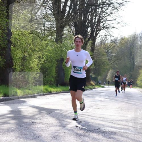 12.04.2026 - 45. Internationalen Wilhelmsburger Insellauf Yannick Fuchs http://msf.ph/oto/9481226 12.04.2026 10:21:18 Laufen 4904, 3095 meine-sportfotos.de