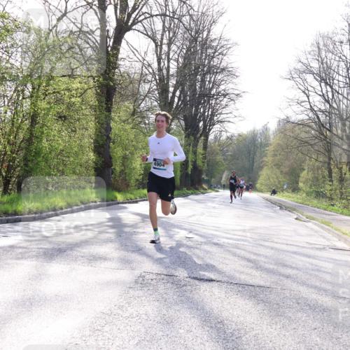 12.04.2026 - 45. Internationalen Wilhelmsburger Insellauf Yannick Fuchs http://msf.ph/oto/9481237 12.04.2026 10:21:18 Laufen 4904 meine-sportfotos.de
