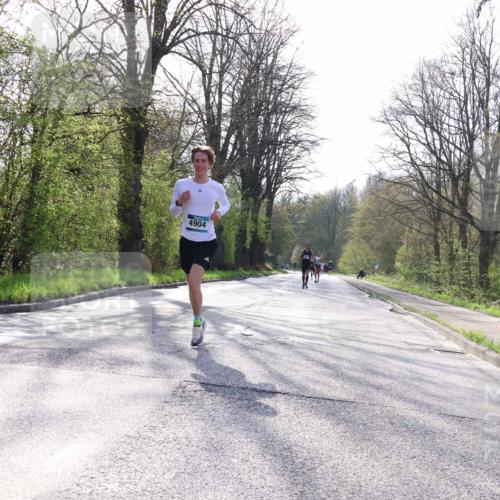 12.04.2026 - 45. Internationalen Wilhelmsburger Insellauf Yannick Fuchs http://msf.ph/oto/9481239 12.04.2026 10:21:19 Laufen 4904 meine-sportfotos.de