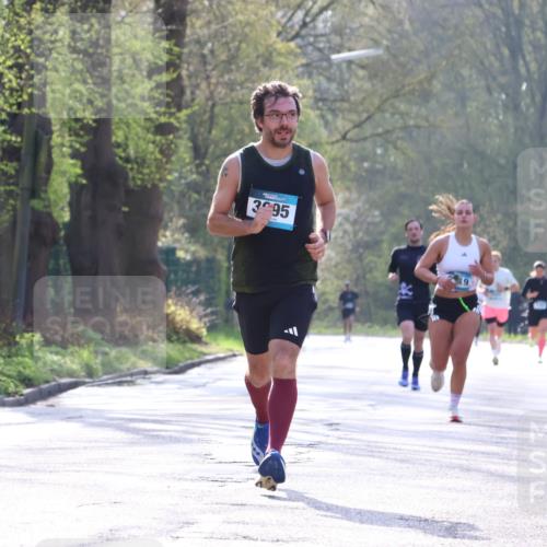 12.04.2026 - 45. Internationalen Wilhelmsburger Insellauf Yannick Fuchs http://msf.ph/oto/9481262 12.04.2026 10:21:21 Laufen 3, 95 meine-sportfotos.de