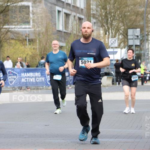 12.04.2026 - 45. Internationalen Wilhelmsburger Insellauf Strokosch-Dieckow http://msf.ph/oto/9481273 12.04.2026 13:25:19 Ziel 5021, 4751 meine-sportfotos.de