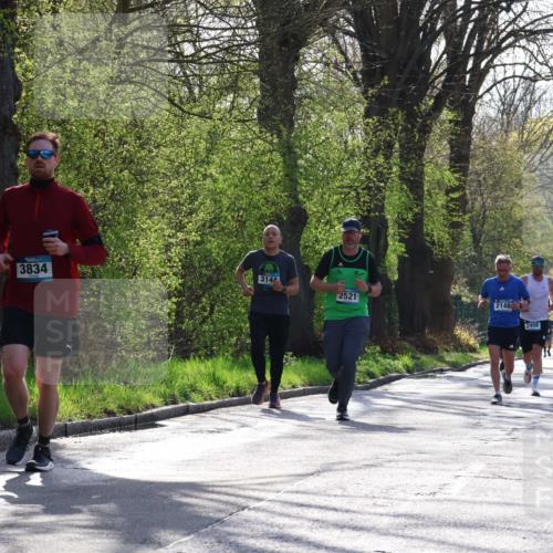 12.04.2026 - 45. Internationalen Wilhelmsburger Insellauf Yannick Fuchs http://msf.ph/oto/9481287 12.04.2026 10:29:13 Laufen 3834, 314, 2521, 2148, 2456 meine-sportfotos.de