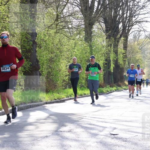 12.04.2026 - 45. Internationalen Wilhelmsburger Insellauf Yannick Fuchs http://msf.ph/oto/9481299 12.04.2026 10:29:14 Laufen 3834, 144, 2521, 2148, 2456 meine-sportfotos.de