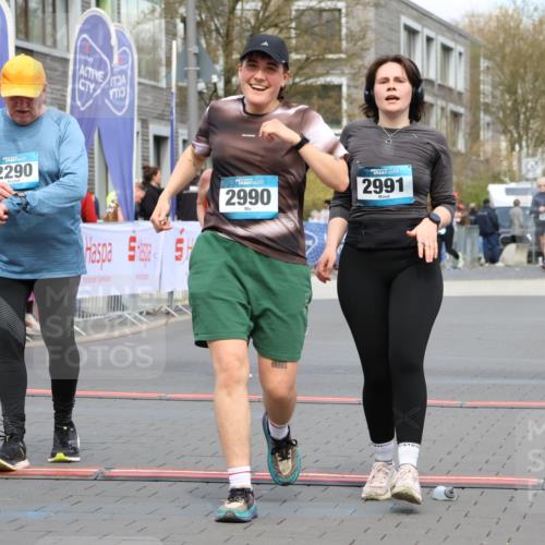 12.04.2026 - 45. Internationalen Wilhelmsburger Insellauf Strokosch-Dieckow http://msf.ph/oto/9481348 12.04.2026 13:25:09 Ziel 2111, 2112, 2290, 4812, 2990, 2991, 2012 meine-sportfotos.de