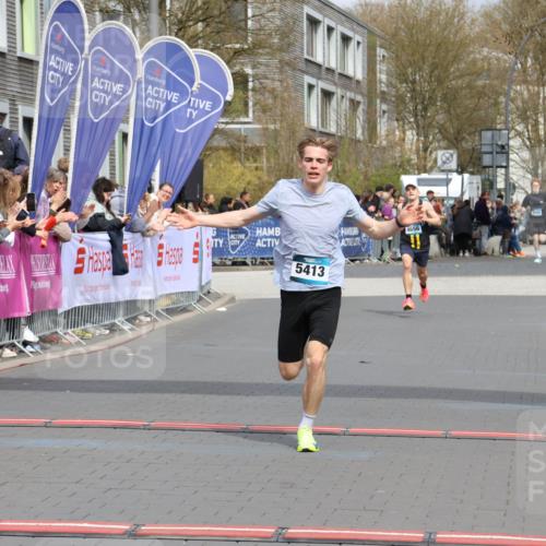 12.04.2026 - 45. Internationalen Wilhelmsburger Insellauf Strokosch-Dieckow http://msf.ph/oto/9481377 12.04.2026 12:47:30 Ziel 5413, 4656 meine-sportfotos.de
