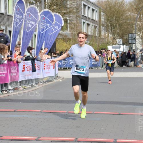 12.04.2026 - 45. Internationalen Wilhelmsburger Insellauf Strokosch-Dieckow http://msf.ph/oto/9481394 12.04.2026 12:47:30 Ziel 5413, 4656 meine-sportfotos.de