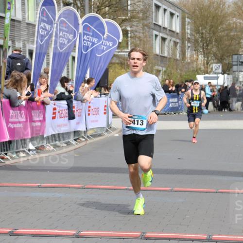 12.04.2026 - 45. Internationalen Wilhelmsburger Insellauf Strokosch-Dieckow http://msf.ph/oto/9481432 12.04.2026 12:47:30 Ziel 5413, 4656 meine-sportfotos.de