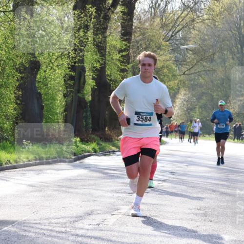 12.04.2026 - 45. Internationalen Wilhelmsburger Insellauf Yannick Fuchs http://msf.ph/oto/9481435 12.04.2026 10:21:36 Laufen 3584, 3706 meine-sportfotos.de
