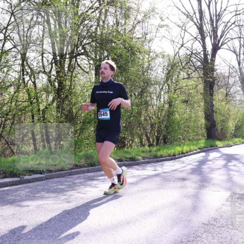12.04.2026 - 45. Internationalen Wilhelmsburger Insellauf Yannick Fuchs http://msf.ph/oto/9481492 12.04.2026 10:29:29 Laufen 5545 meine-sportfotos.de