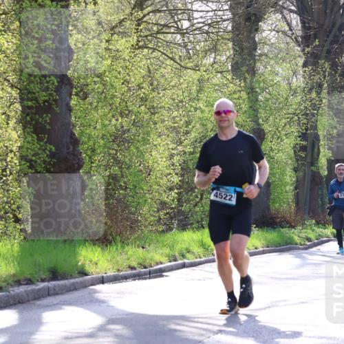 12.04.2026 - 45. Internationalen Wilhelmsburger Insellauf Yannick Fuchs http://msf.ph/oto/9481517 12.04.2026 10:29:32 Laufen 376, 4522, 2100, 5444 meine-sportfotos.de