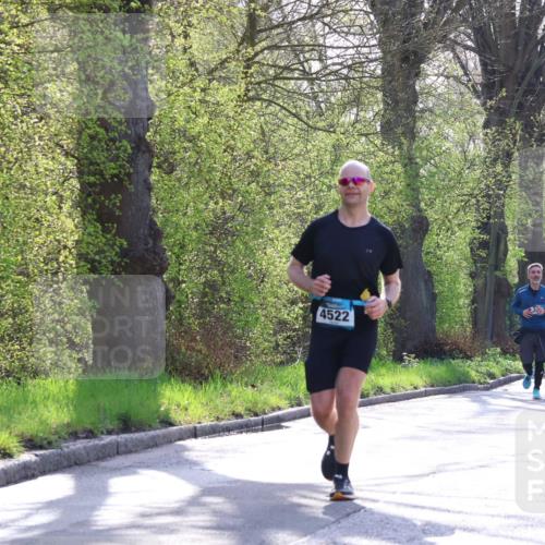 12.04.2026 - 45. Internationalen Wilhelmsburger Insellauf Yannick Fuchs http://msf.ph/oto/9481521 12.04.2026 10:29:33 Laufen 4522, 2100, 5254 meine-sportfotos.de