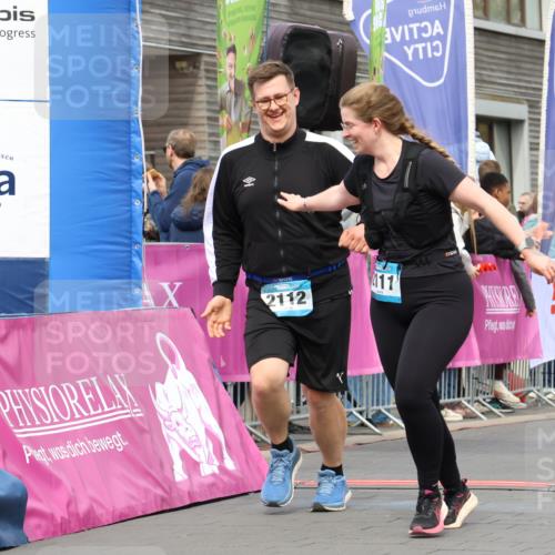 12.04.2026 - 45. Internationalen Wilhelmsburger Insellauf Strokosch-Dieckow http://msf.ph/oto/9481524 12.04.2026 13:25:05 Ziel 4908, 4016, 2111, 2112, 2290, 4812, 2990, 2991 meine-sportfotos.de