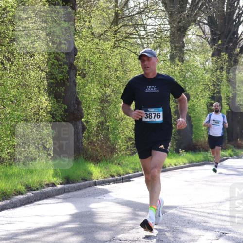 12.04.2026 - 45. Internationalen Wilhelmsburger Insellauf Yannick Fuchs http://msf.ph/oto/9481633 12.04.2026 10:21:56 Laufen 3876, 3905 meine-sportfotos.de