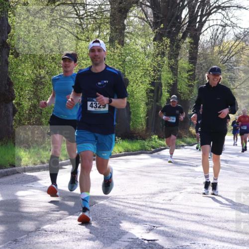12.04.2026 - 45. Internationalen Wilhelmsburger Insellauf Yannick Fuchs http://msf.ph/oto/9481730 12.04.2026 10:22:05 Laufen 4329, 150 meine-sportfotos.de
