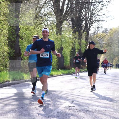 12.04.2026 - 45. Internationalen Wilhelmsburger Insellauf Yannick Fuchs http://msf.ph/oto/9481736 12.04.2026 10:22:05 Laufen 4329, 150 meine-sportfotos.de