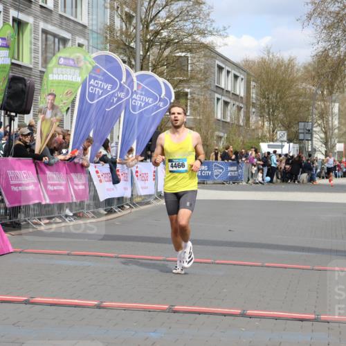 12.04.2026 - 45. Internationalen Wilhelmsburger Insellauf Strokosch-Dieckow http://msf.ph/oto/9481848 12.04.2026 12:47:52 Ziel 4466 meine-sportfotos.de