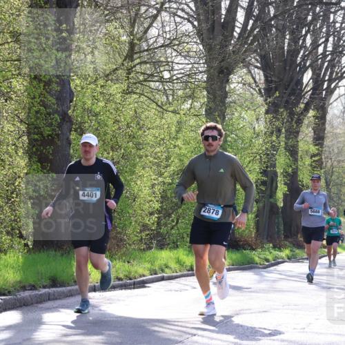 12.04.2026 - 45. Internationalen Wilhelmsburger Insellauf Yannick Fuchs http://msf.ph/oto/9481851 12.04.2026 10:30:01 Laufen 5688, 4401, 2878, 3534, 3090 meine-sportfotos.de