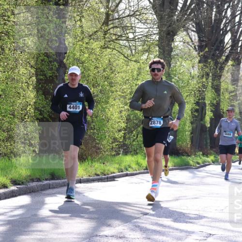 12.04.2026 - 45. Internationalen Wilhelmsburger Insellauf Yannick Fuchs http://msf.ph/oto/9481853 12.04.2026 10:30:01 Laufen 4401, 2878, 5688, 5634, 3090 meine-sportfotos.de