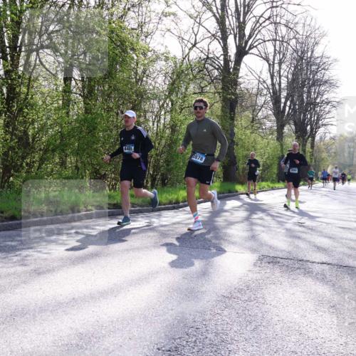 12.04.2026 - 45. Internationalen Wilhelmsburger Insellauf Yannick Fuchs http://msf.ph/oto/9481889 12.04.2026 10:30:03 Laufen 4401, 2878, 3090 meine-sportfotos.de