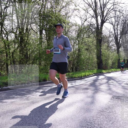 12.04.2026 - 45. Internationalen Wilhelmsburger Insellauf Yannick Fuchs http://msf.ph/oto/9481928 12.04.2026 10:30:07 Laufen 5688 meine-sportfotos.de