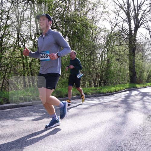 12.04.2026 - 45. Internationalen Wilhelmsburger Insellauf Yannick Fuchs http://msf.ph/oto/9481933 12.04.2026 10:30:07 Laufen 5688, 527 meine-sportfotos.de