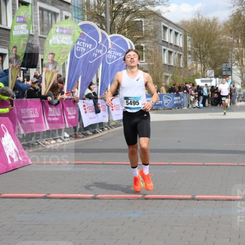 12.04.2026 - 45. Internationalen Wilhelmsburger Insellauf Strokosch-Dieckow http://msf.ph/oto/9481975 12.04.2026 12:48:01 Ziel 5495 meine-sportfotos.de