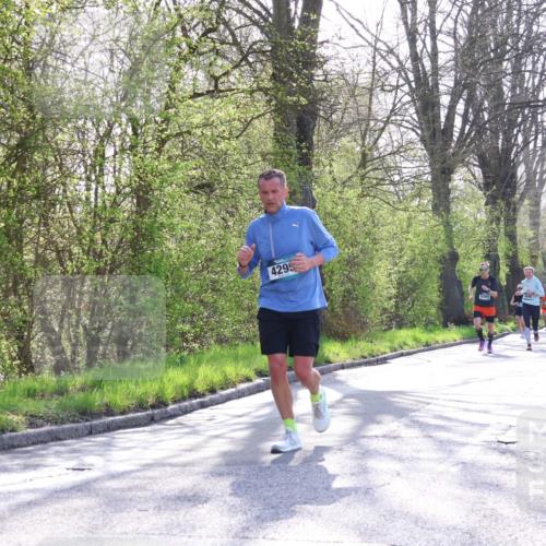 12.04.2026 - 45. Internationalen Wilhelmsburger Insellauf Yannick Fuchs http://msf.ph/oto/9482009 12.04.2026 10:30:15 Laufen 4295, 5560 meine-sportfotos.de