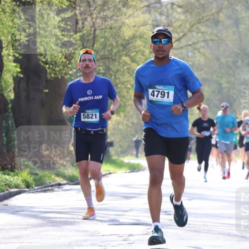 12.04.2026 - 45. Internationalen Wilhelmsburger Insellauf Yannick Fuchs http://msf.ph/oto/9482088 12.04.2026 10:22:37 Laufen 4791, 5821 meine-sportfotos.de