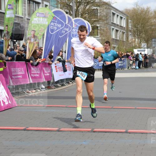 12.04.2026 - 45. Internationalen Wilhelmsburger Insellauf Strokosch-Dieckow http://msf.ph/oto/9482092 12.04.2026 12:48:07 Ziel 3452, 4877 meine-sportfotos.de
