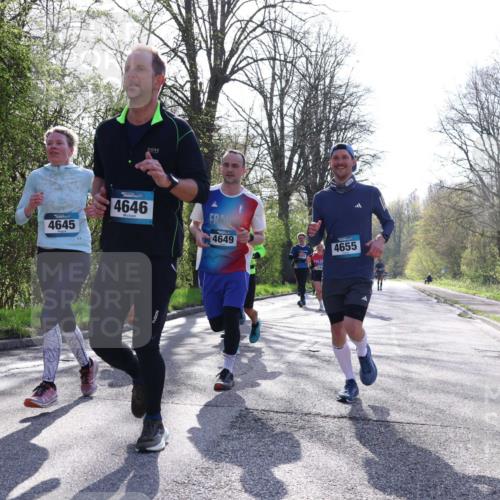 12.04.2026 - 45. Internationalen Wilhelmsburger Insellauf Yannick Fuchs http://msf.ph/oto/9482100 12.04.2026 10:30:22 Laufen 4645, 4646, 4649, 4655 meine-sportfotos.de