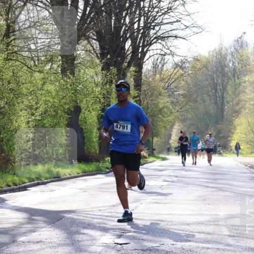 12.04.2026 - 45. Internationalen Wilhelmsburger Insellauf Yannick Fuchs http://msf.ph/oto/9482116 12.04.2026 10:22:39 Laufen 4791 meine-sportfotos.de