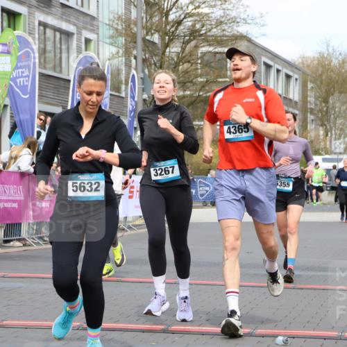 12.04.2026 - 45. Internationalen Wilhelmsburger Insellauf Strokosch-Dieckow http://msf.ph/oto/9482123 12.04.2026 13:24:36 Ziel 3871, 5632, 4365, 3267, 2562, 5356, 5355 meine-sportfotos.de