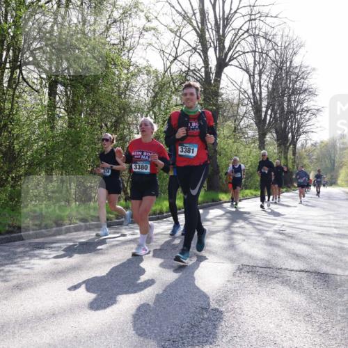 12.04.2026 - 45. Internationalen Wilhelmsburger Insellauf Yannick Fuchs http://msf.ph/oto/9482152 12.04.2026 10:30:26 Laufen 3380, 3381 meine-sportfotos.de