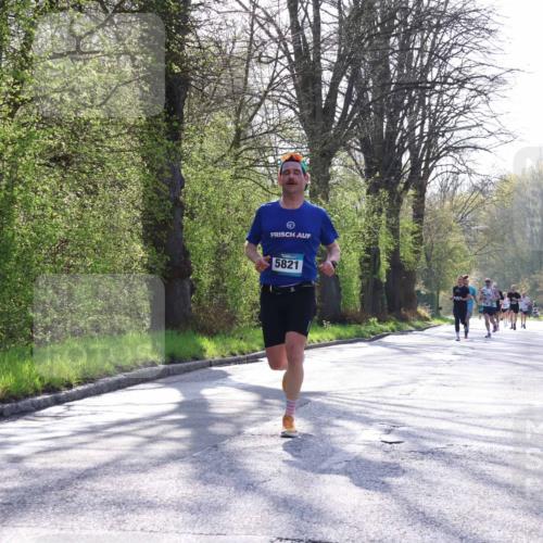 12.04.2026 - 45. Internationalen Wilhelmsburger Insellauf Yannick Fuchs http://msf.ph/oto/9482157 12.04.2026 10:22:42 Laufen 5821 meine-sportfotos.de