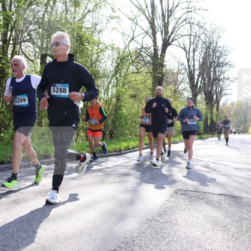 12.04.2026 - 45. Internationalen Wilhelmsburger Insellauf Yannick Fuchs http://msf.ph/oto/9482198 12.04.2026 10:30:29 Laufen 5299, 5288, 5832, 4262 meine-sportfotos.de