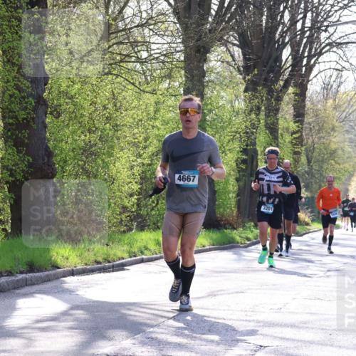 12.04.2026 - 45. Internationalen Wilhelmsburger Insellauf Yannick Fuchs http://msf.ph/oto/9482218 12.04.2026 10:30:31 Laufen 4667, 3201, 560 meine-sportfotos.de