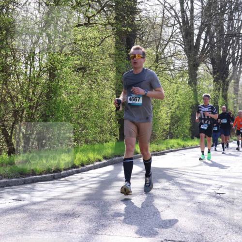 12.04.2026 - 45. Internationalen Wilhelmsburger Insellauf Yannick Fuchs http://msf.ph/oto/9482244 12.04.2026 10:30:33 Laufen 4667, 3201, 3229 meine-sportfotos.de