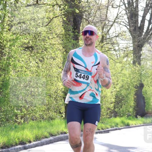 12.04.2026 - 45. Internationalen Wilhelmsburger Insellauf Yannick Fuchs http://msf.ph/oto/9482253 12.04.2026 10:22:52 Laufen 5449, 2504, 1123 meine-sportfotos.de
