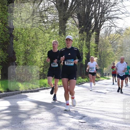 12.04.2026 - 45. Internationalen Wilhelmsburger Insellauf Yannick Fuchs http://msf.ph/oto/9482280 12.04.2026 10:22:54 Laufen 3983, 2504, 3323, 3327 meine-sportfotos.de