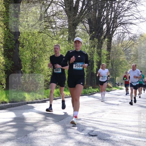 12.04.2026 - 45. Internationalen Wilhelmsburger Insellauf Yannick Fuchs http://msf.ph/oto/9482282 12.04.2026 10:22:55 Laufen 3983, 2504, 3323, 3327, 2892 meine-sportfotos.de