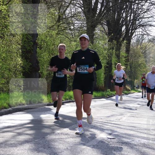 12.04.2026 - 45. Internationalen Wilhelmsburger Insellauf Yannick Fuchs http://msf.ph/oto/9482288 12.04.2026 10:22:55 Laufen 3983, 2504, 33, 3327 meine-sportfotos.de