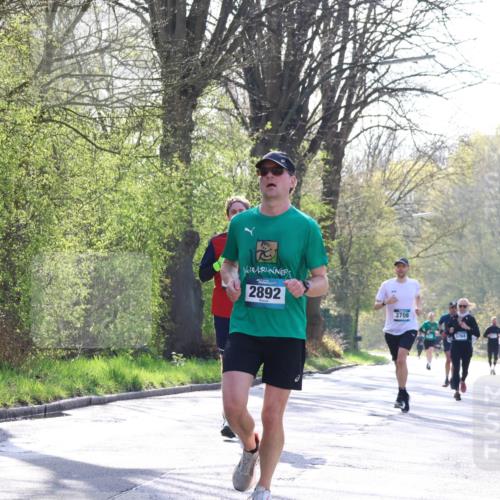 12.04.2026 - 45. Internationalen Wilhelmsburger Insellauf Yannick Fuchs http://msf.ph/oto/9482382 12.04.2026 10:23:02 Laufen 2892, 3708 meine-sportfotos.de