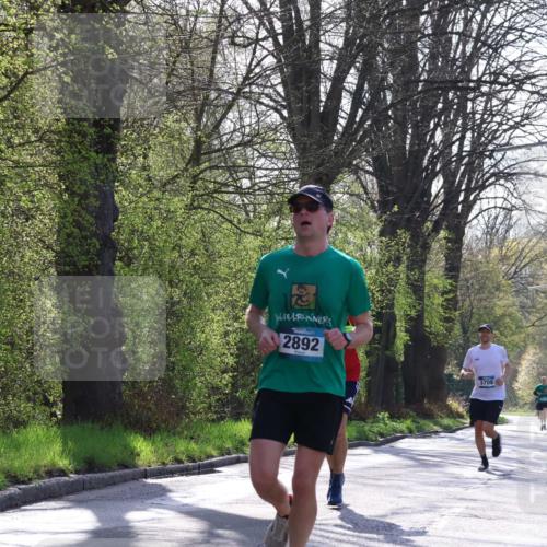 12.04.2026 - 45. Internationalen Wilhelmsburger Insellauf Yannick Fuchs http://msf.ph/oto/9482392 12.04.2026 10:23:02 Laufen 2892, 3708, 5764 meine-sportfotos.de