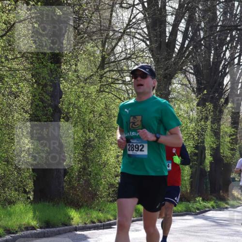 12.04.2026 - 45. Internationalen Wilhelmsburger Insellauf Yannick Fuchs http://msf.ph/oto/9482395 12.04.2026 10:23:03 Laufen 2892, 4, 3708 meine-sportfotos.de