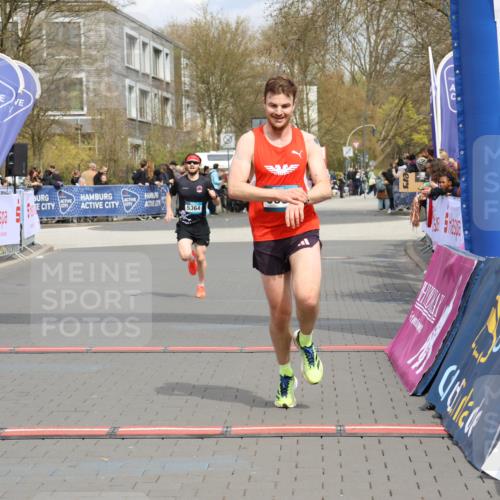 12.04.2026 - 45. Internationalen Wilhelmsburger Insellauf Strokosch-Dieckow http://msf.ph/oto/9482428 12.04.2026 12:48:21 Ziel 5607, 5364 meine-sportfotos.de
