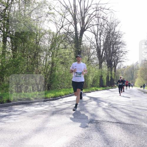 12.04.2026 - 45. Internationalen Wilhelmsburger Insellauf Yannick Fuchs http://msf.ph/oto/9482454 12.04.2026 10:23:07 Laufen 3708 meine-sportfotos.de