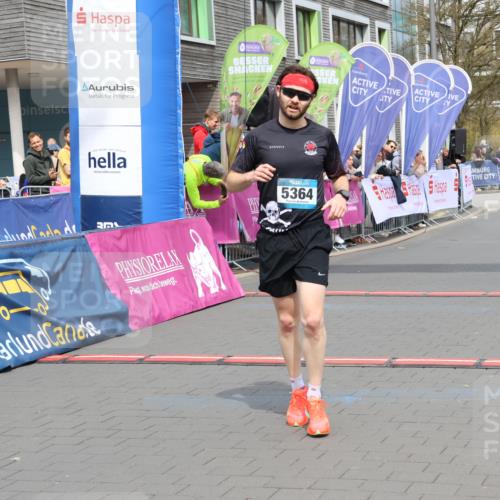 12.04.2026 - 45. Internationalen Wilhelmsburger Insellauf Strokosch-Dieckow http://msf.ph/oto/9482483 12.04.2026 12:48:25 Ziel 5607, 5364 meine-sportfotos.de